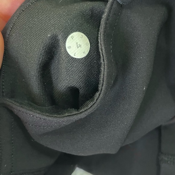 Lululemon mesh leggings, Size 4 - Picture 4 of 5